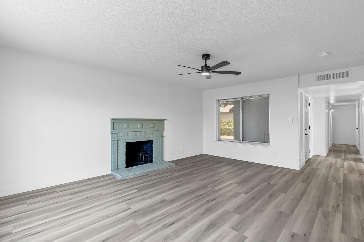 2673 S Lee Ave, Fresno, CA 93706