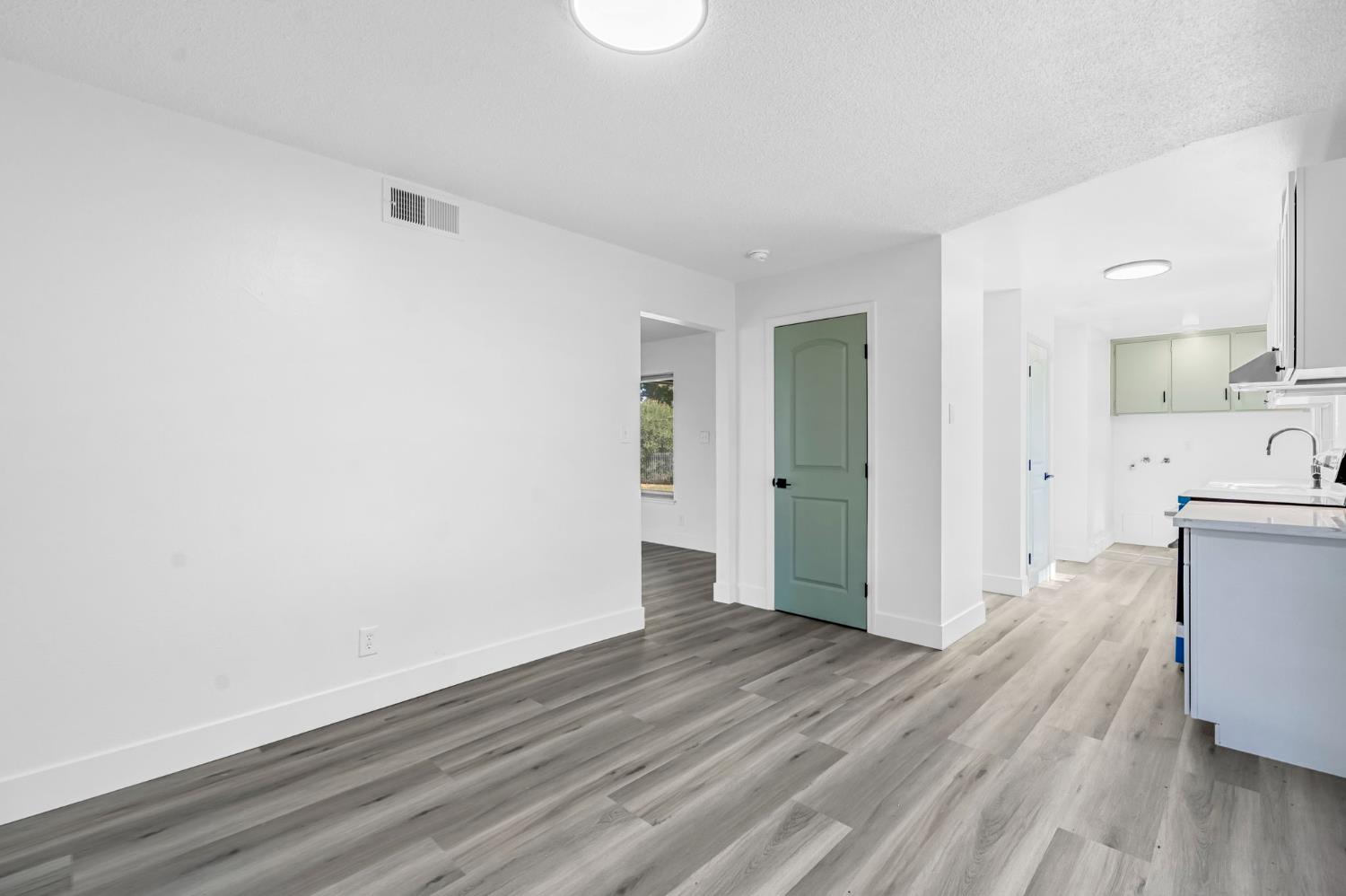 2673 S Lee Ave, Fresno, CA 93706