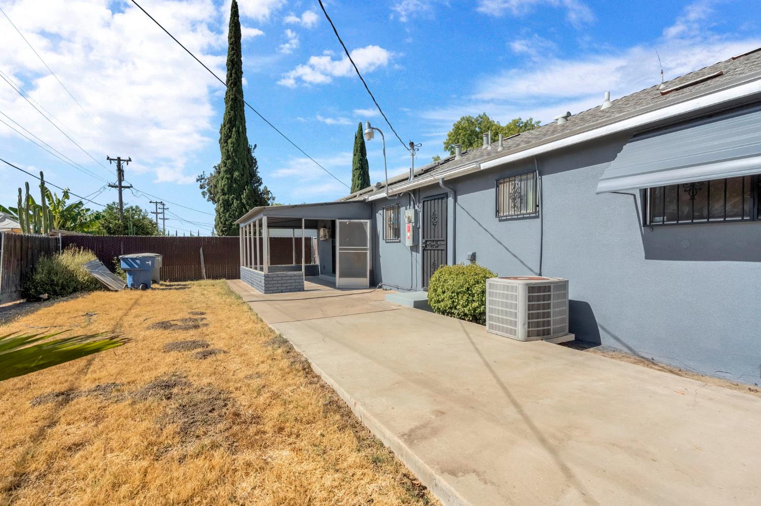 2673 S Lee Ave, Fresno, CA 93706