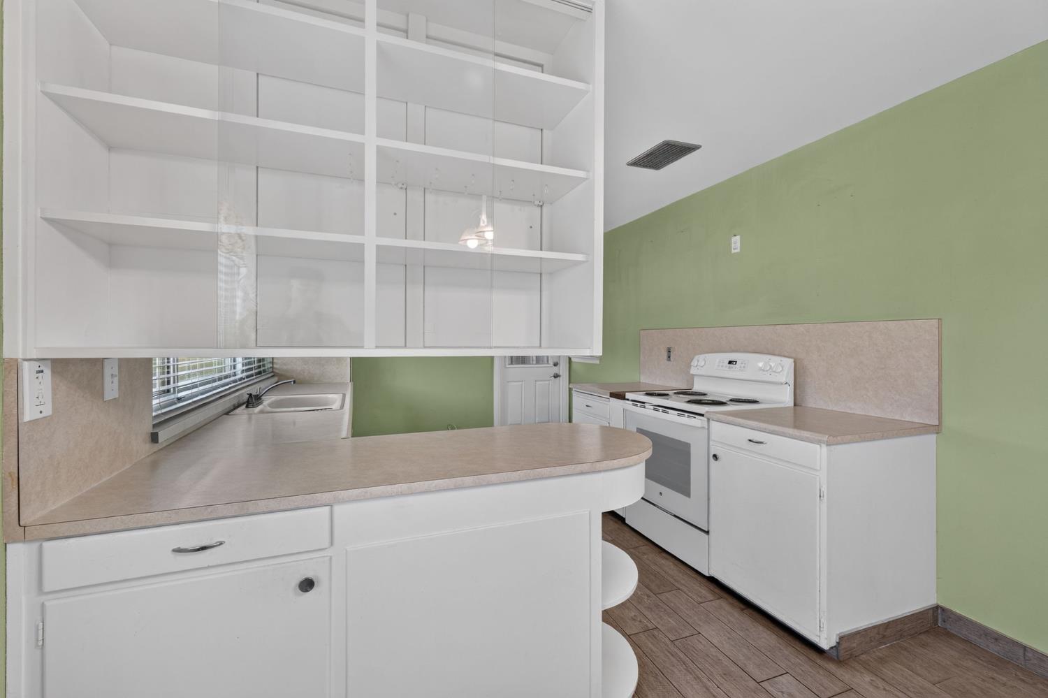 121 N Armstrong Ave, Fowler, CA 93625