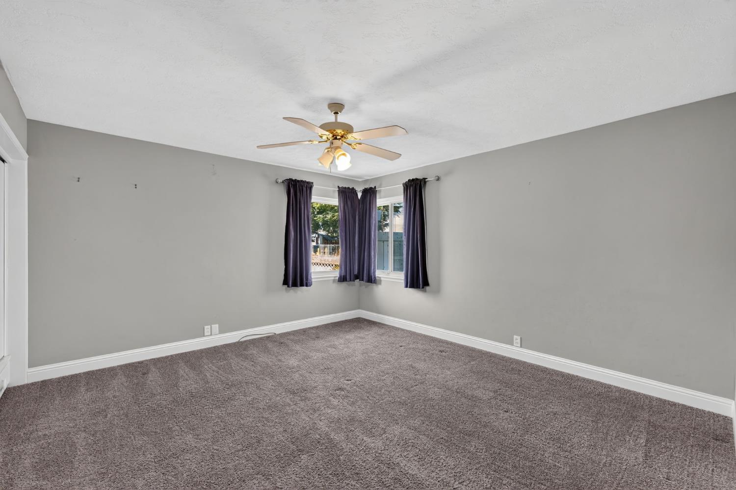 121 N Armstrong Ave, Fowler, CA 93625