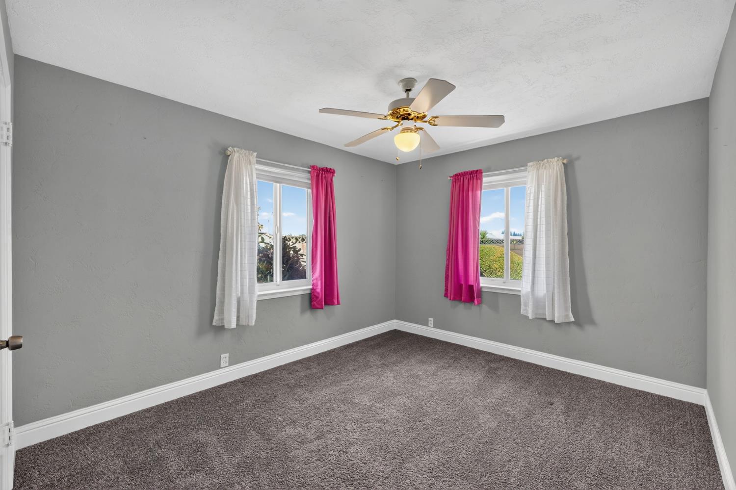 121 N Armstrong Ave, Fowler, CA 93625