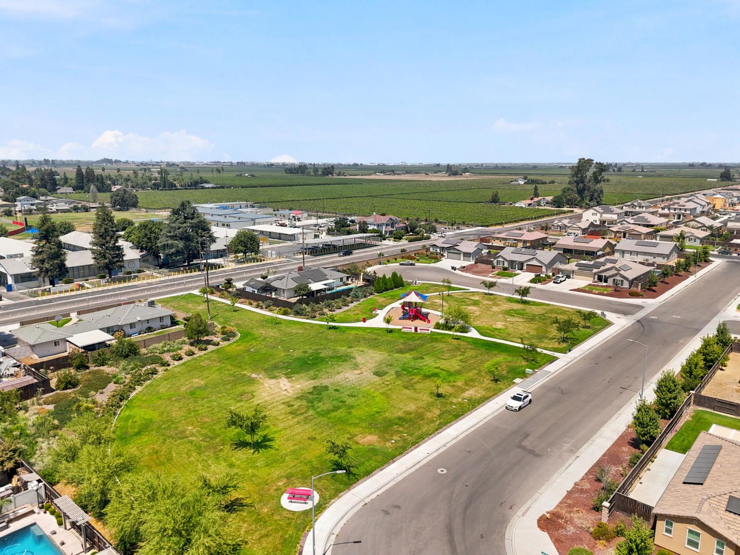 121 N Armstrong Ave, Fowler, CA 93625