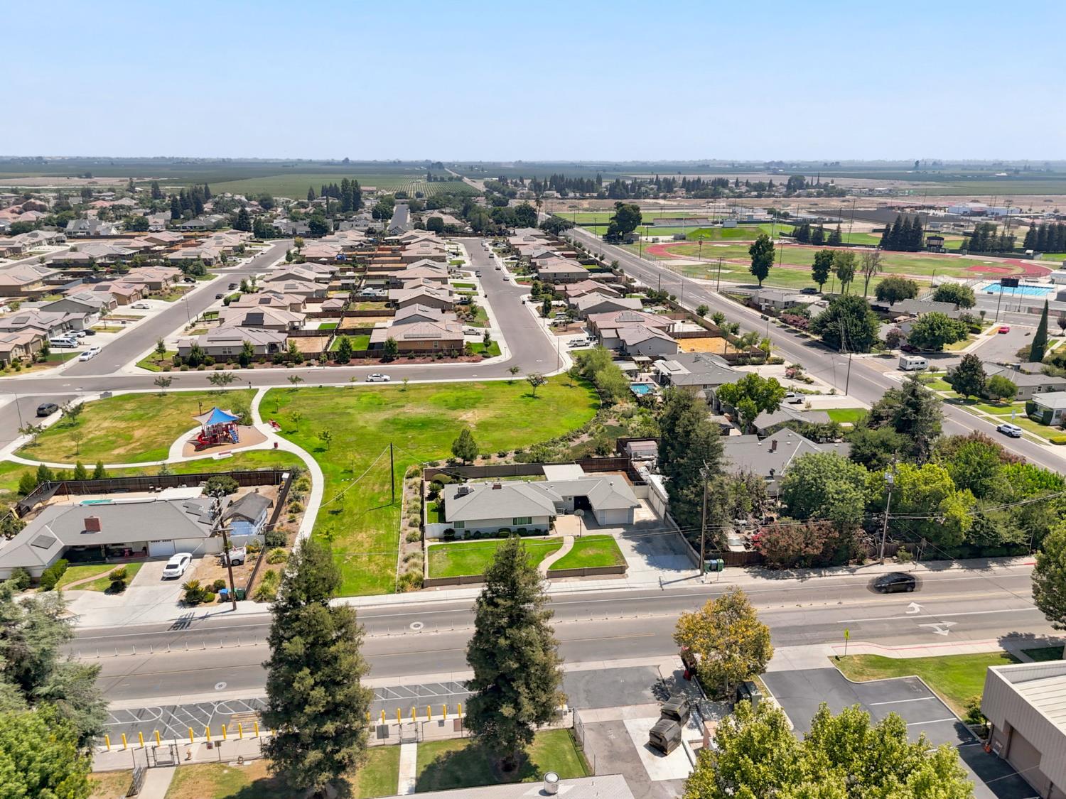 121 N Armstrong Ave, Fowler, CA 93625