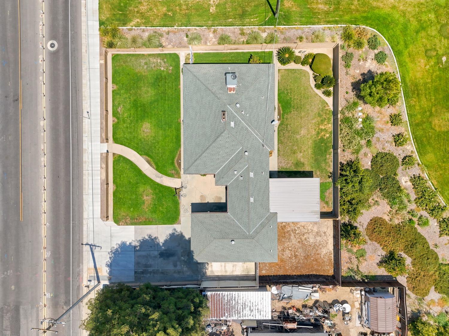 121 N Armstrong Ave, Fowler, CA 93625