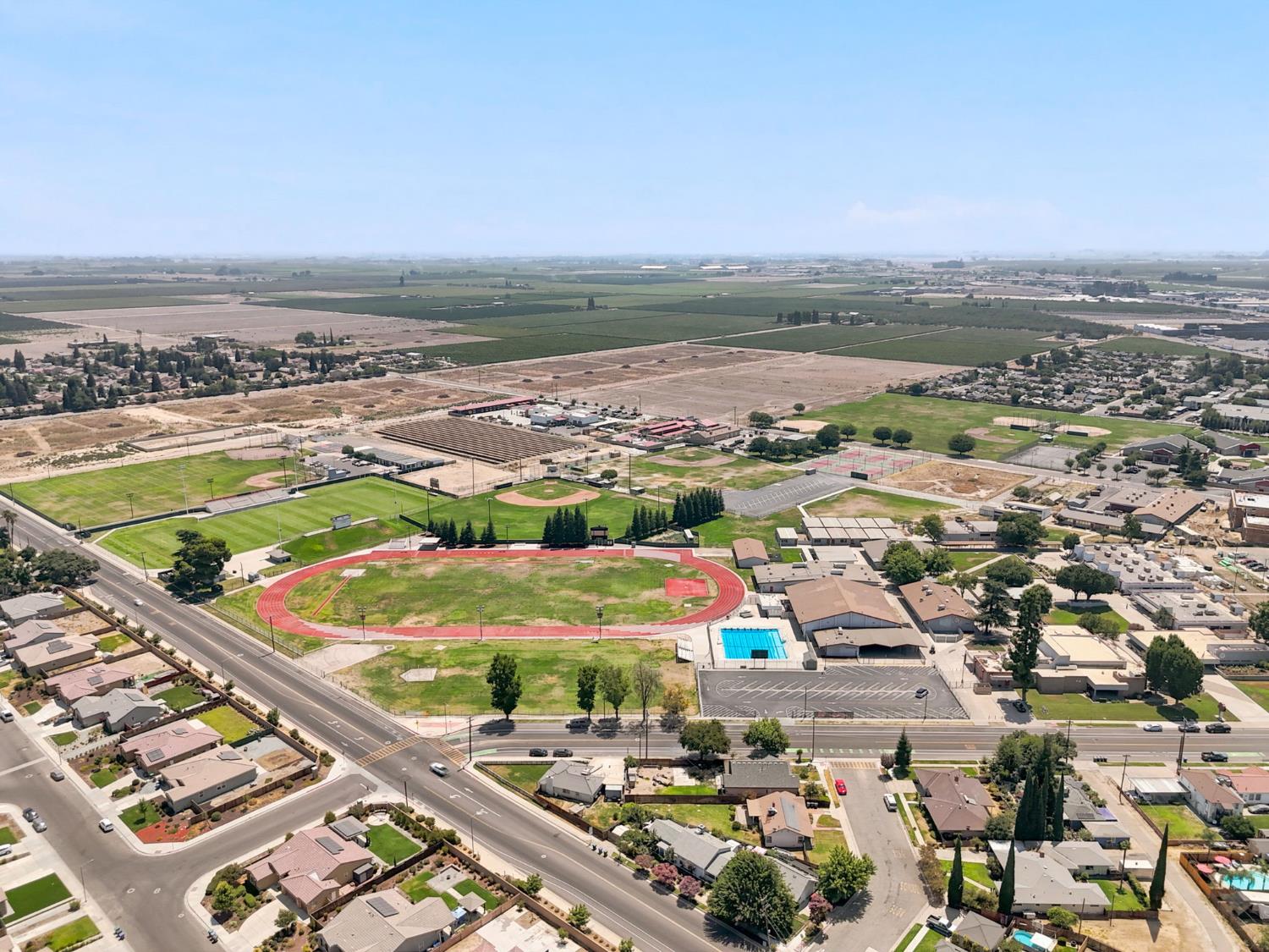 121 N Armstrong Ave, Fowler, CA 93625