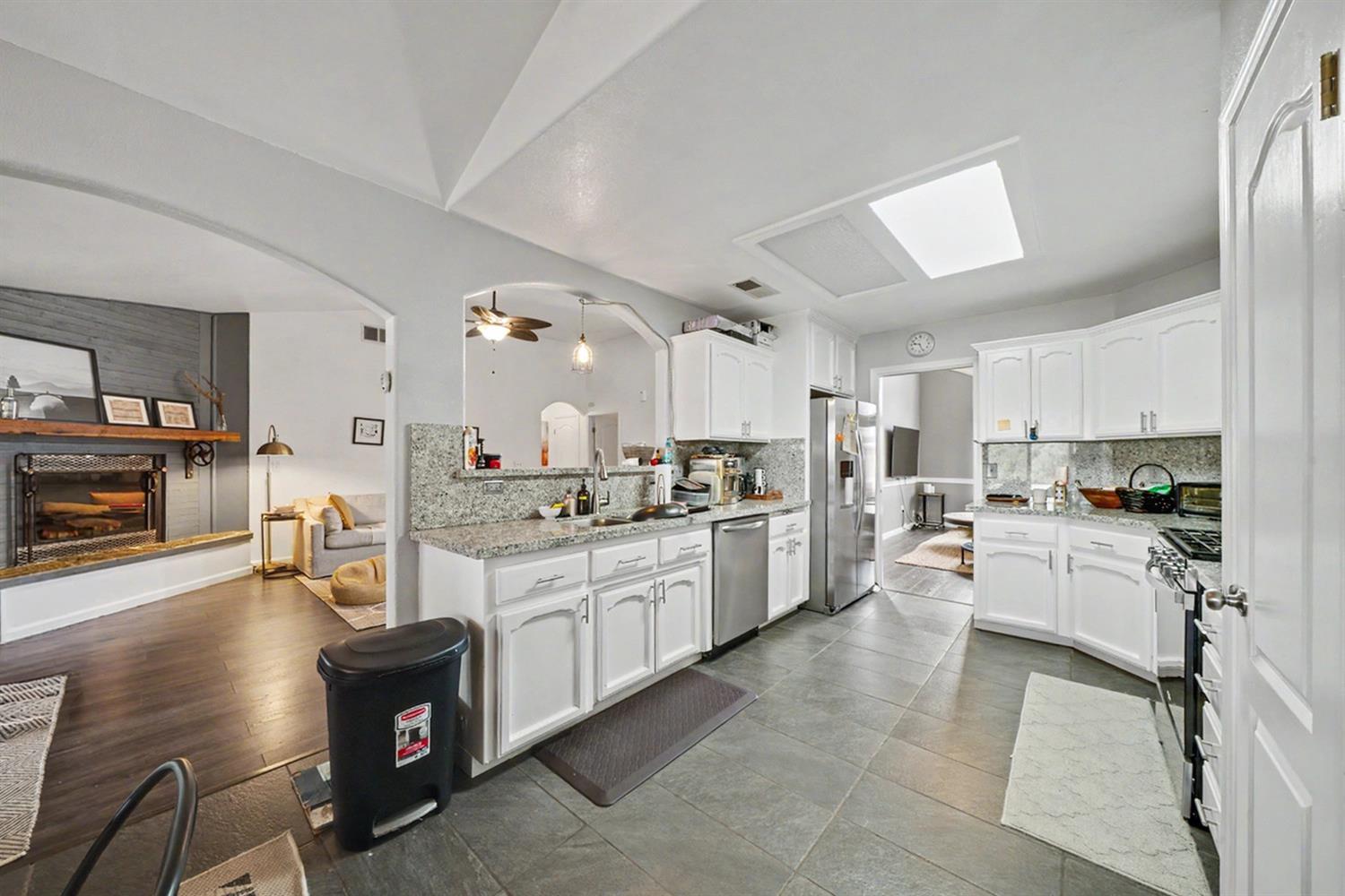 28903 Avenue 22, Madera, CA 93638