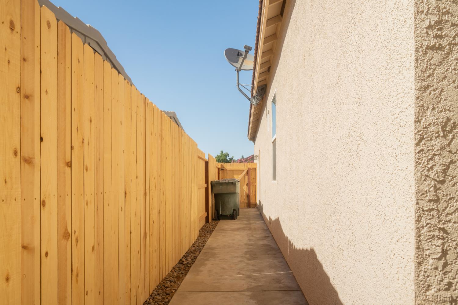2629 E Sage Way, Fresno, CA 93720
