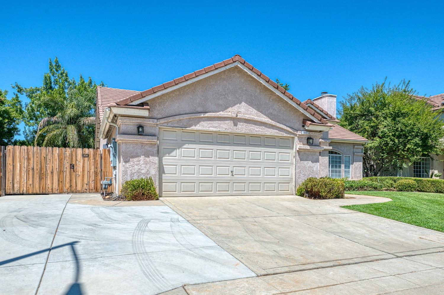 862 McArthur, Clovis, CA 93611