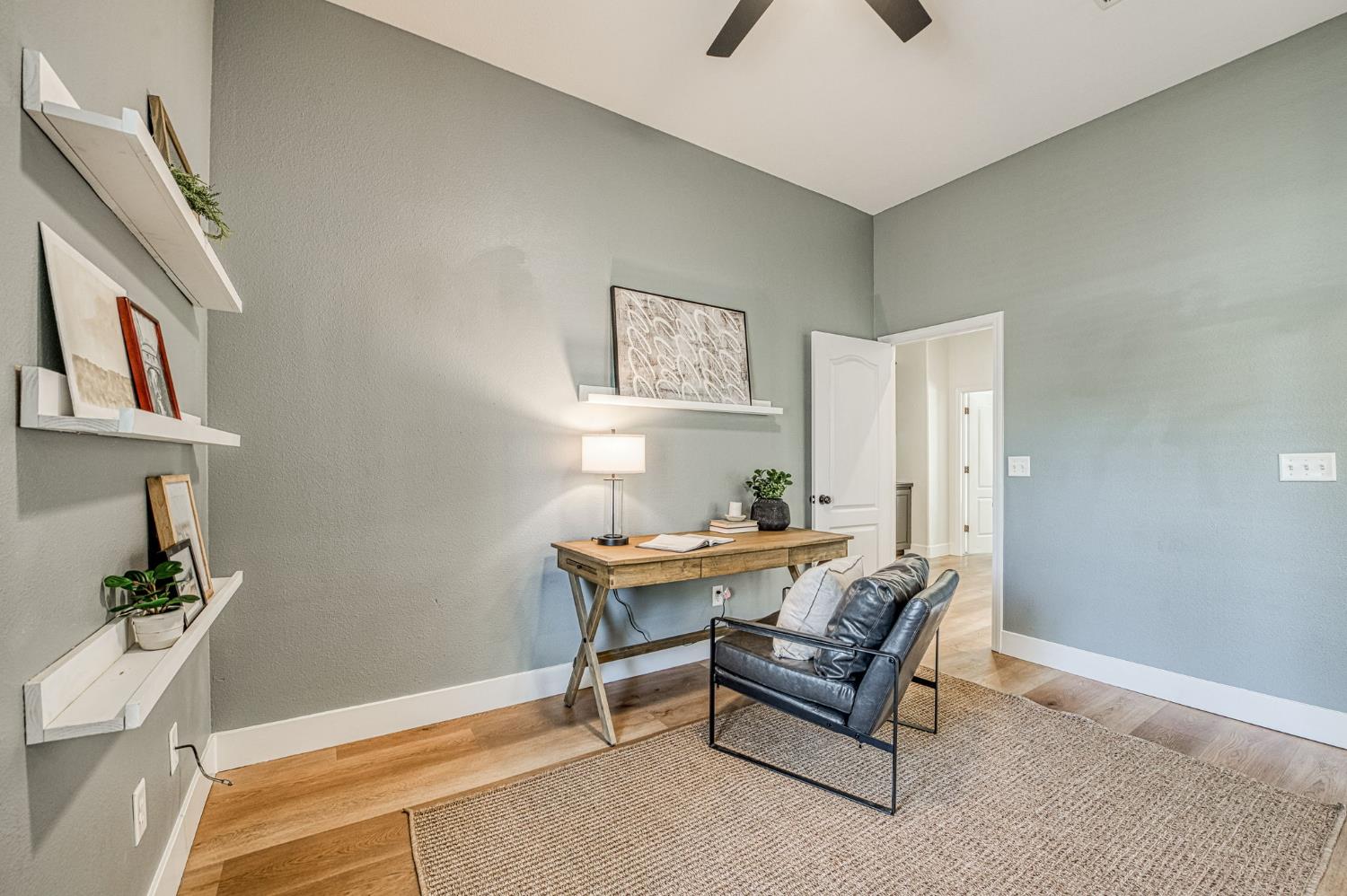 862 McArthur, Clovis, CA 93611