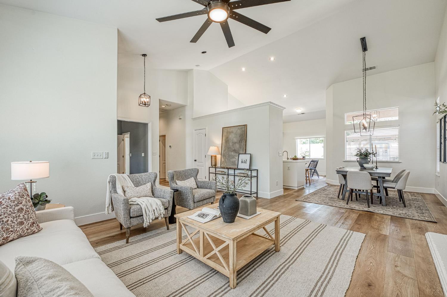 862 McArthur, Clovis, CA 93611