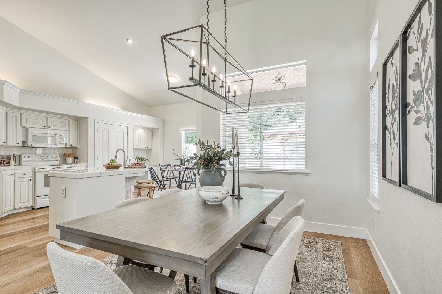 862 McArthur, Clovis, CA 93611