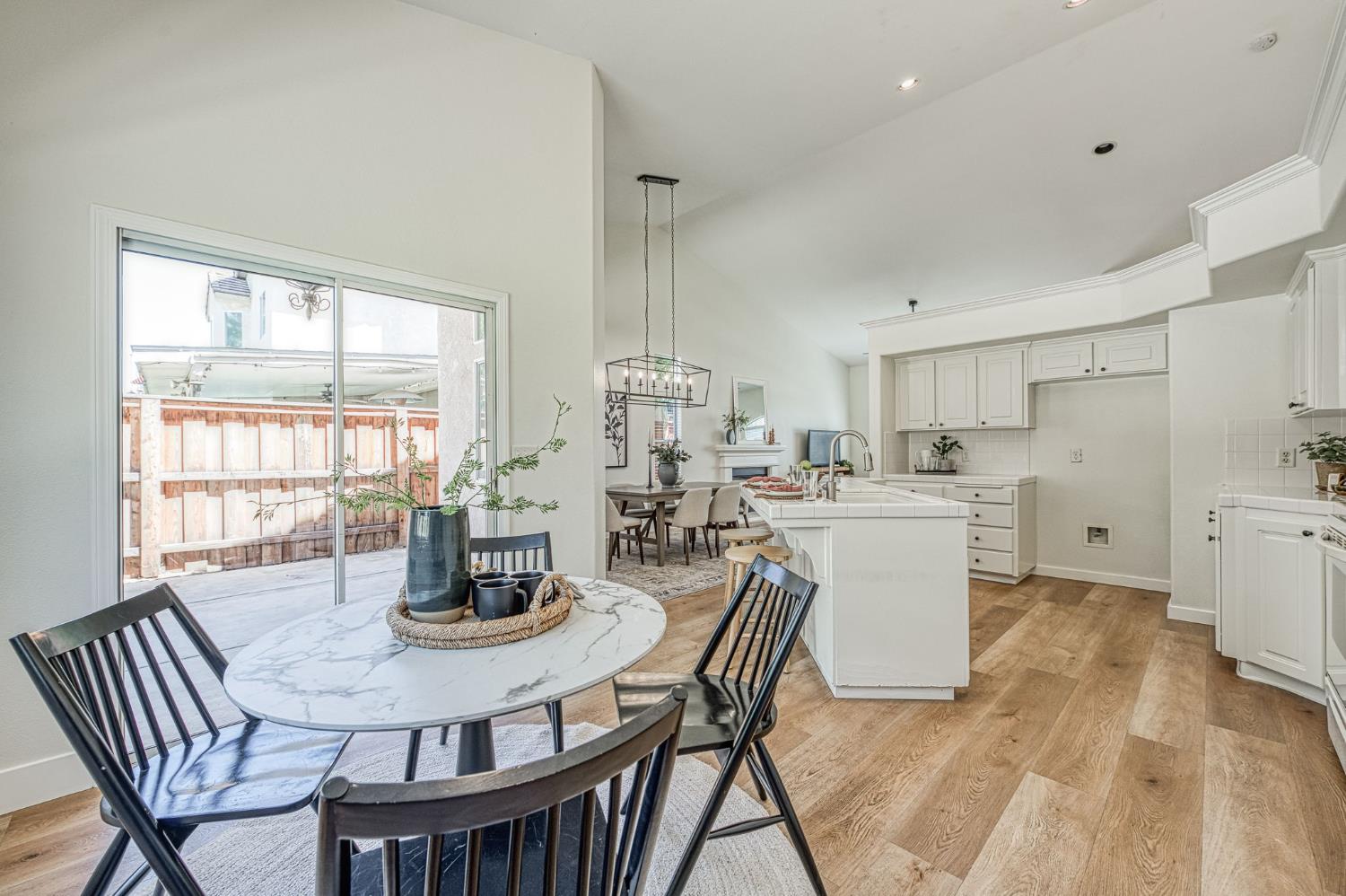 862 McArthur, Clovis, CA 93611