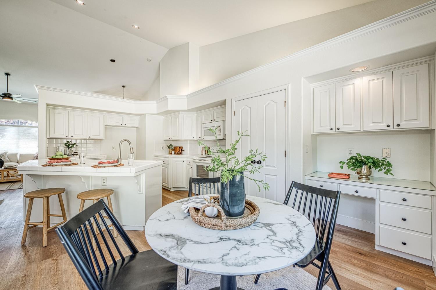 862 McArthur, Clovis, CA 93611