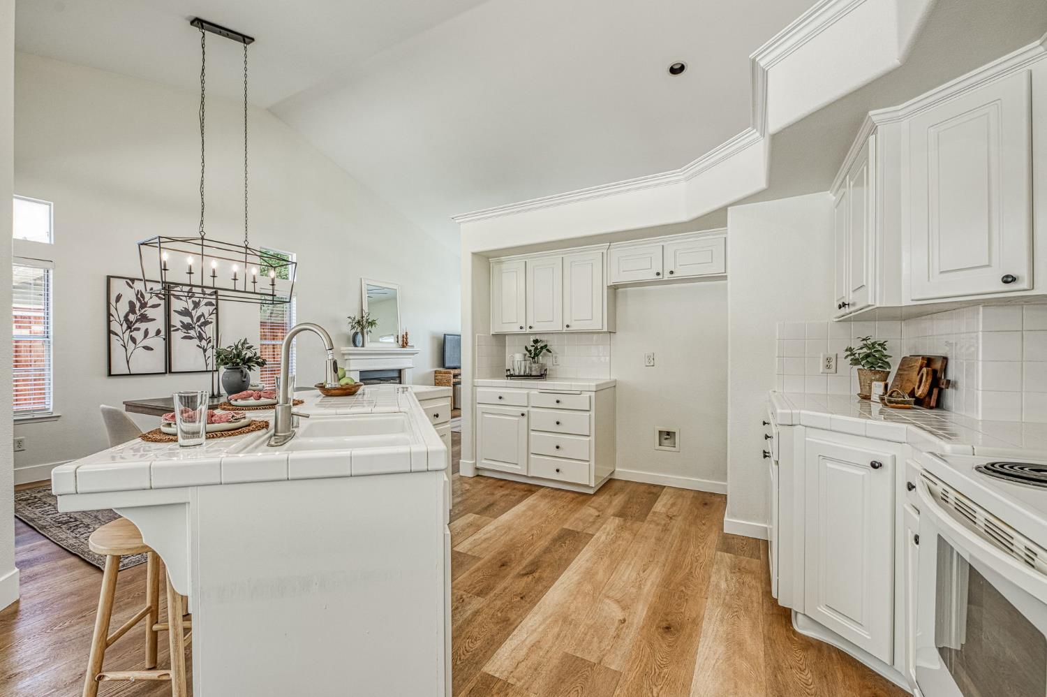862 McArthur, Clovis, CA 93611