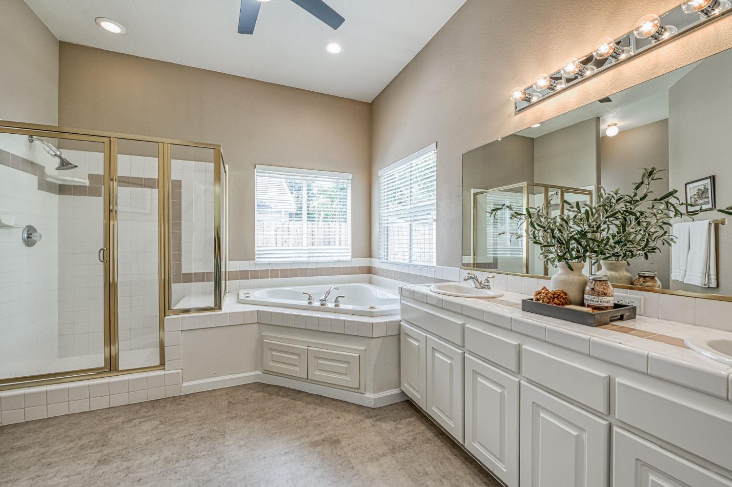 862 McArthur, Clovis, CA 93611