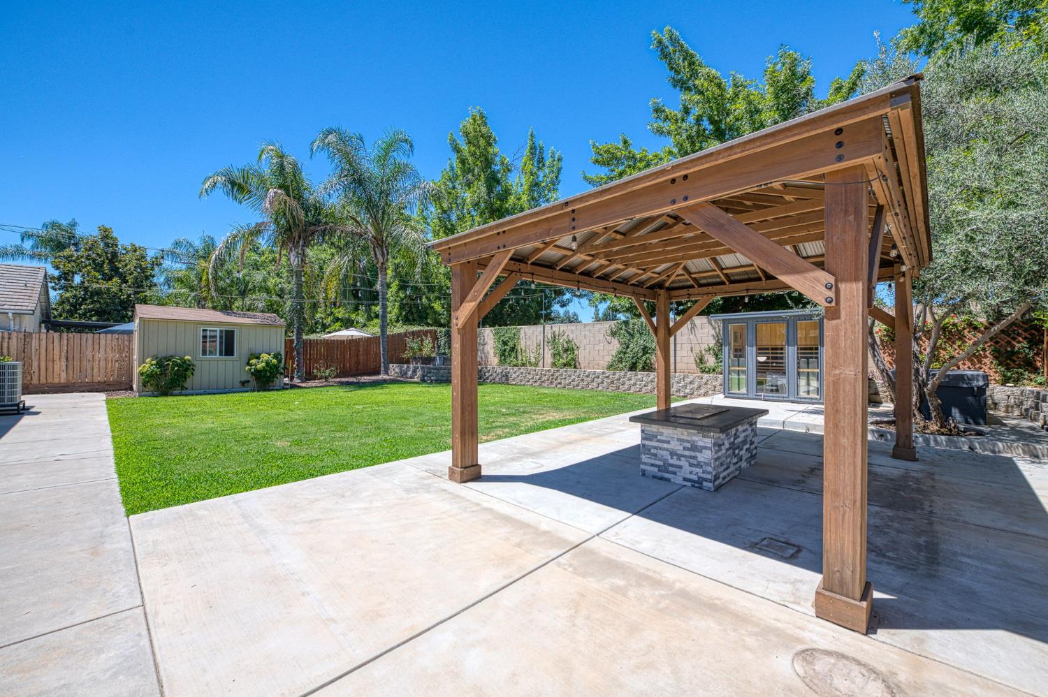 862 McArthur, Clovis, CA 93611