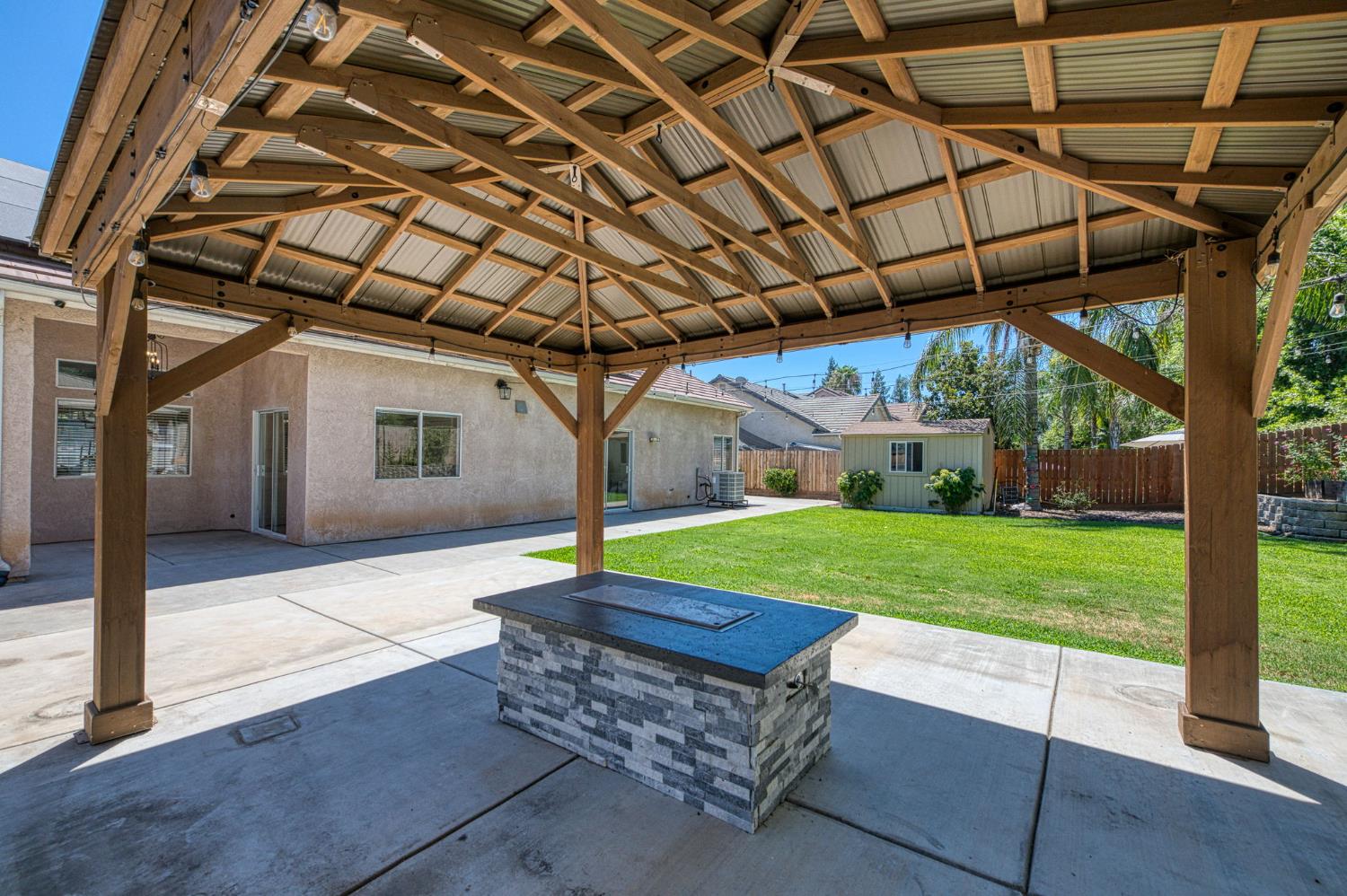 862 McArthur, Clovis, CA 93611