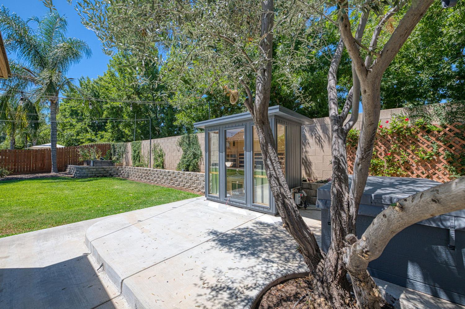 862 McArthur, Clovis, CA 93611