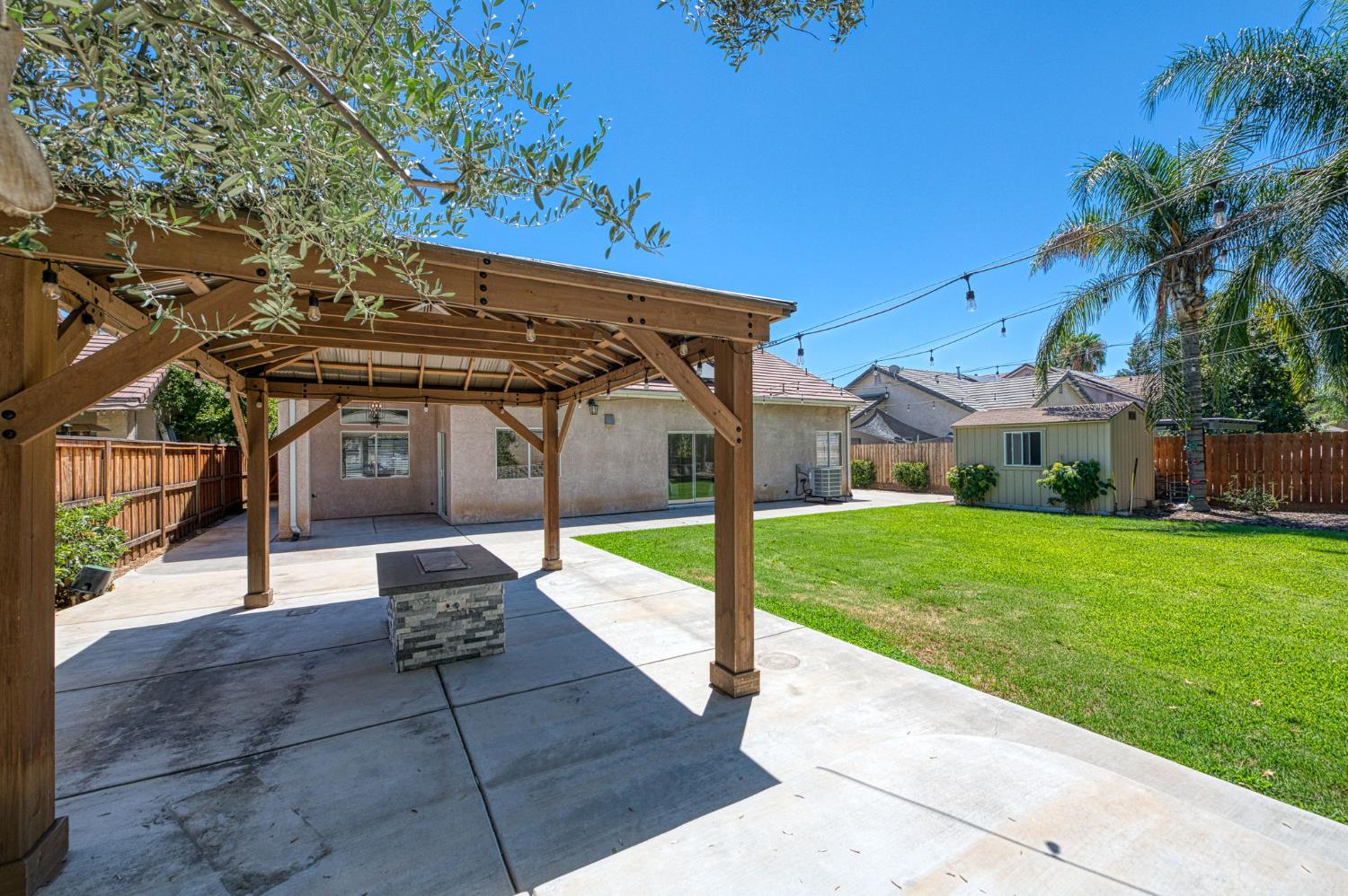 862 McArthur, Clovis, CA 93611