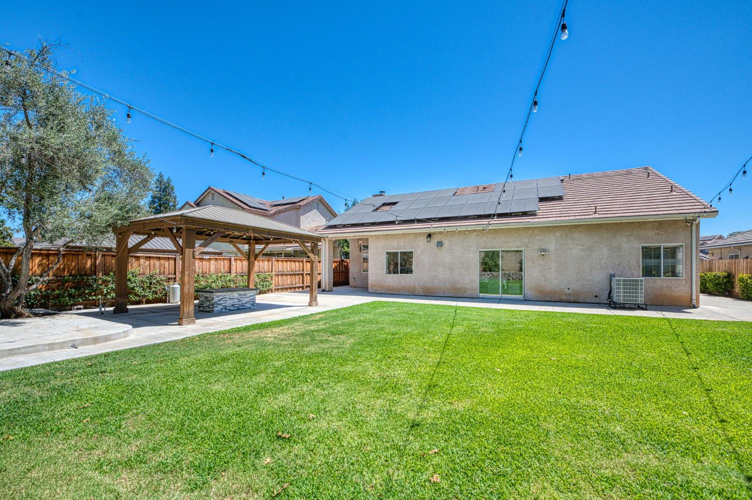 862 McArthur, Clovis, CA 93611
