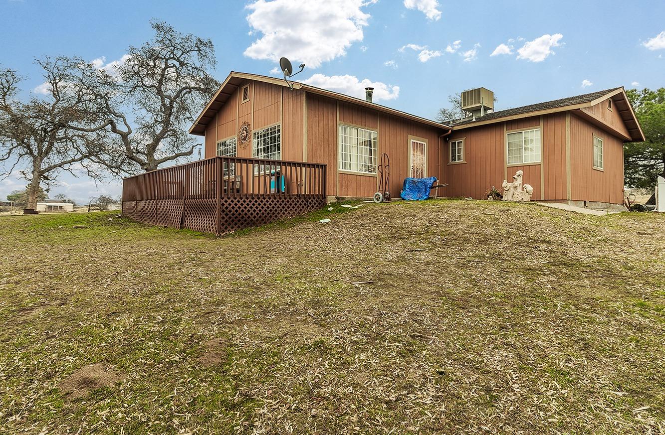 40696 Oakwood Rd, Madera, CA 93636