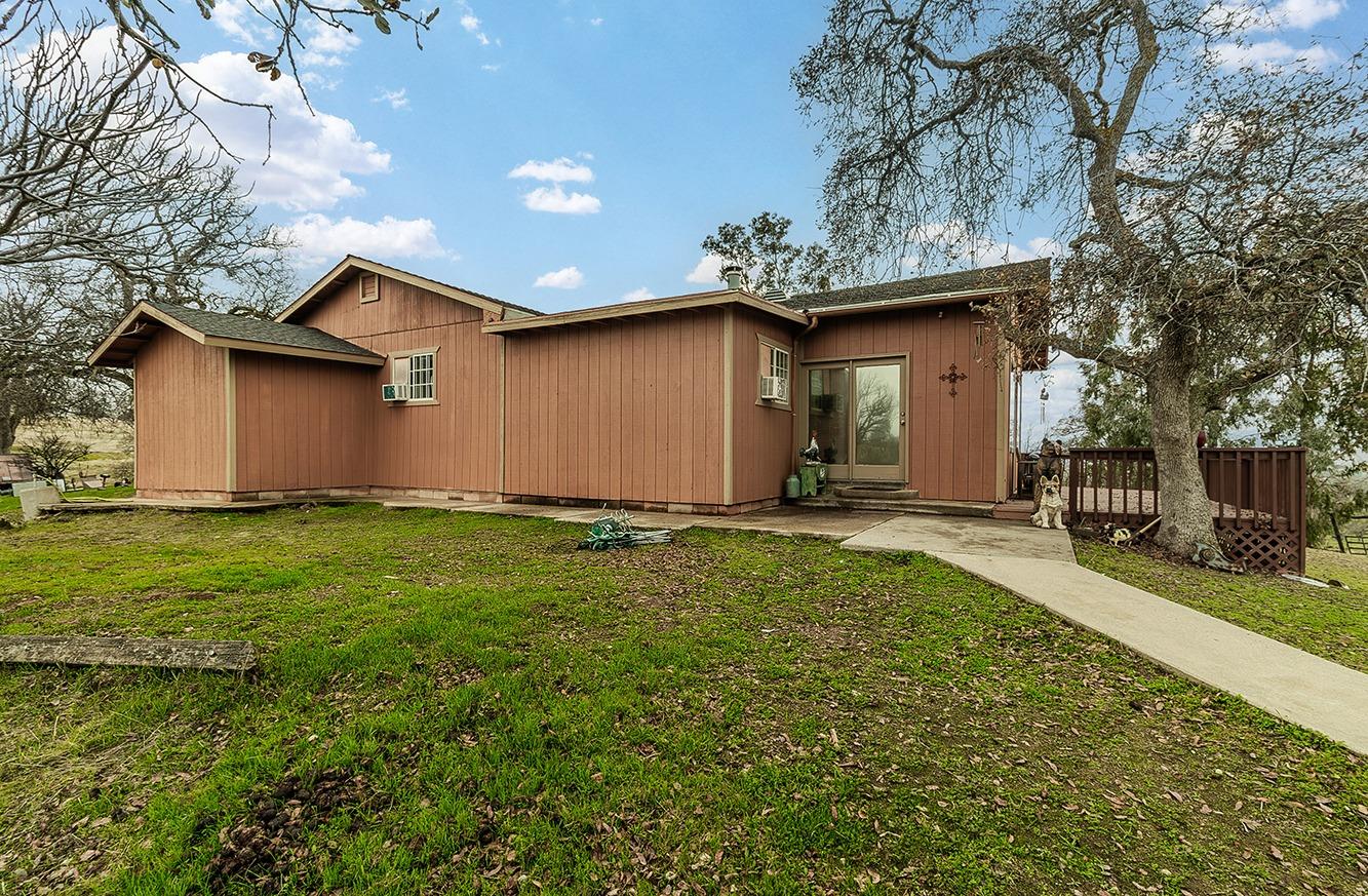 40696 Oakwood Rd, Madera, CA 93636