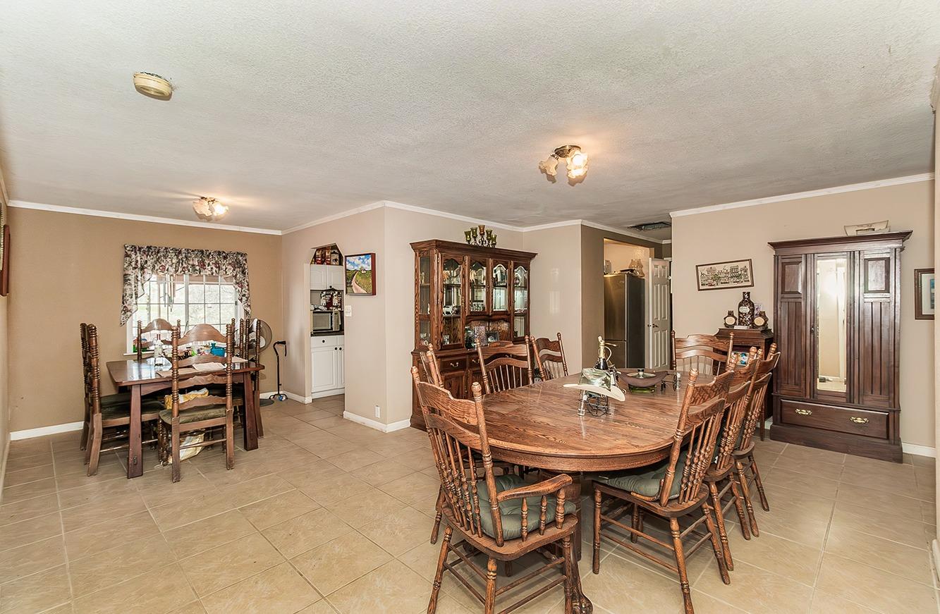 40696 Oakwood Rd, Madera, CA 93636
