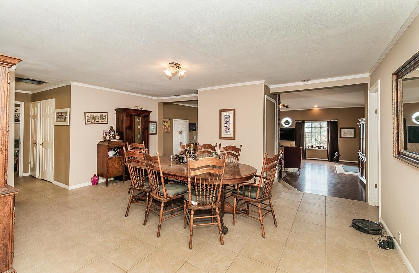 40696 Oakwood Rd, Madera, CA 93636
