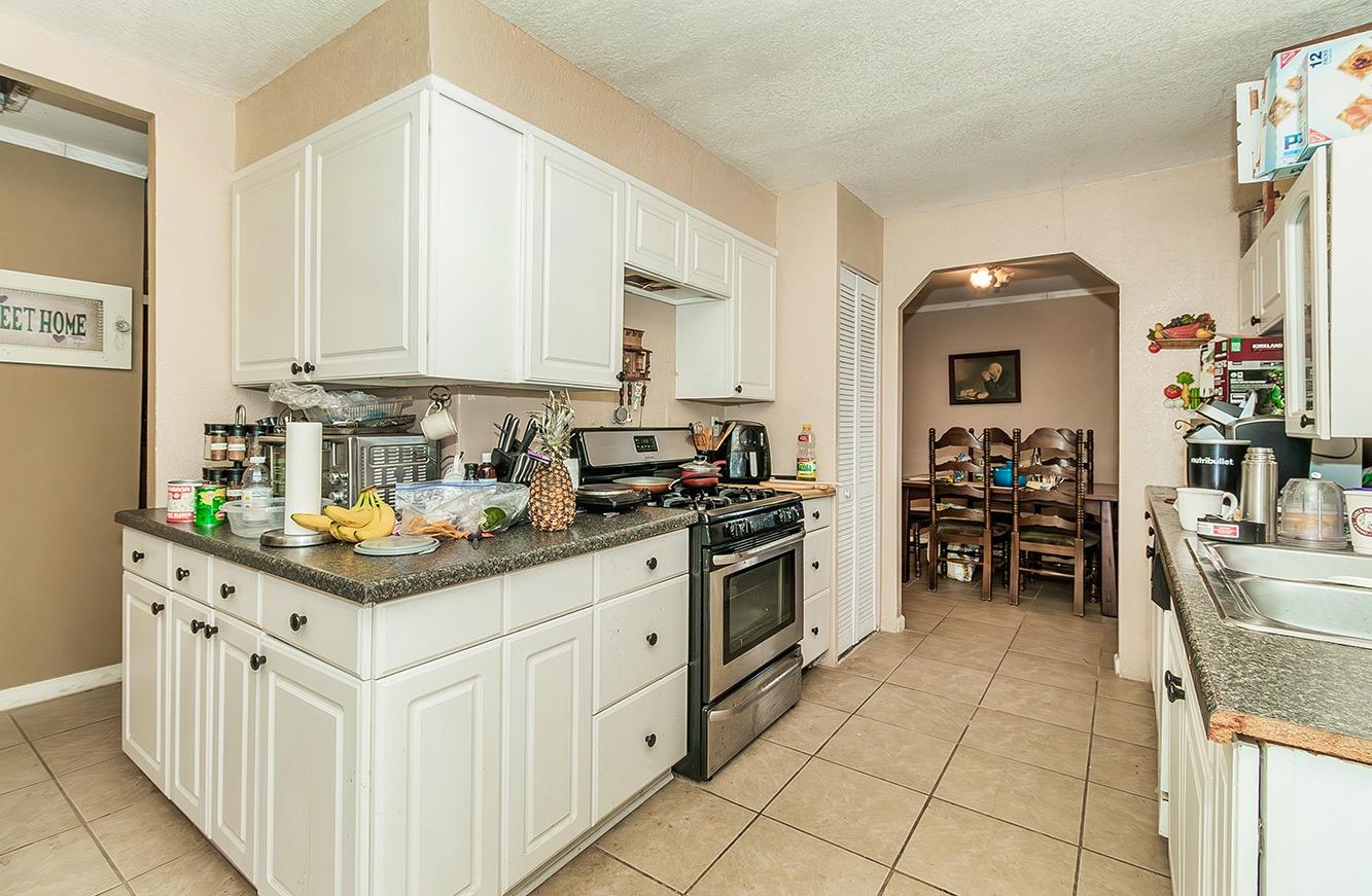 40696 Oakwood Rd, Madera, CA 93636