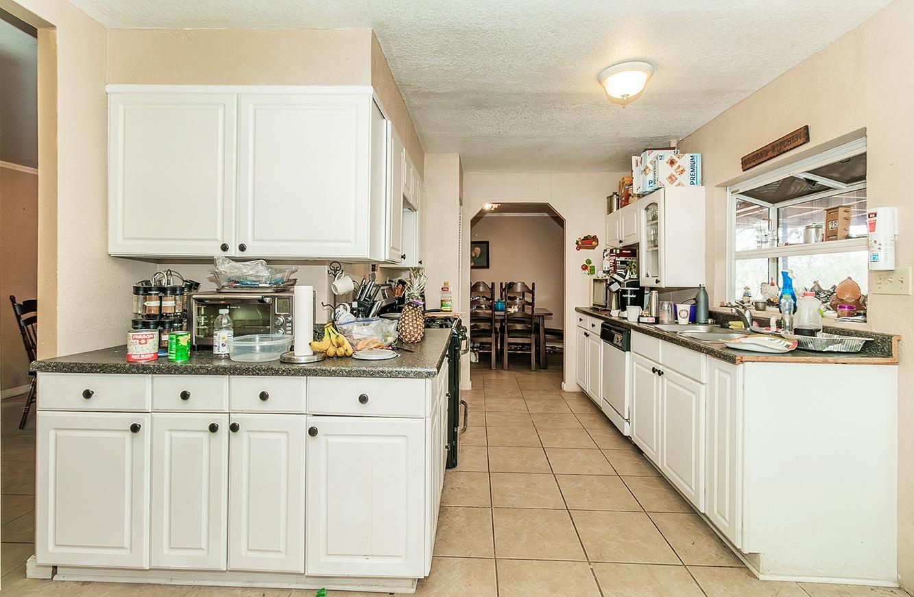 40696 Oakwood Rd, Madera, CA 93636