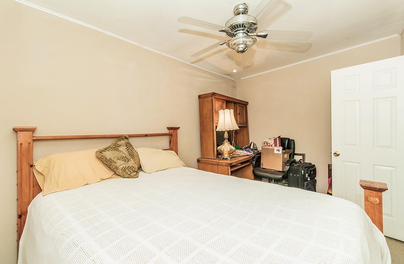 40696 Oakwood Rd, Madera, CA 93636