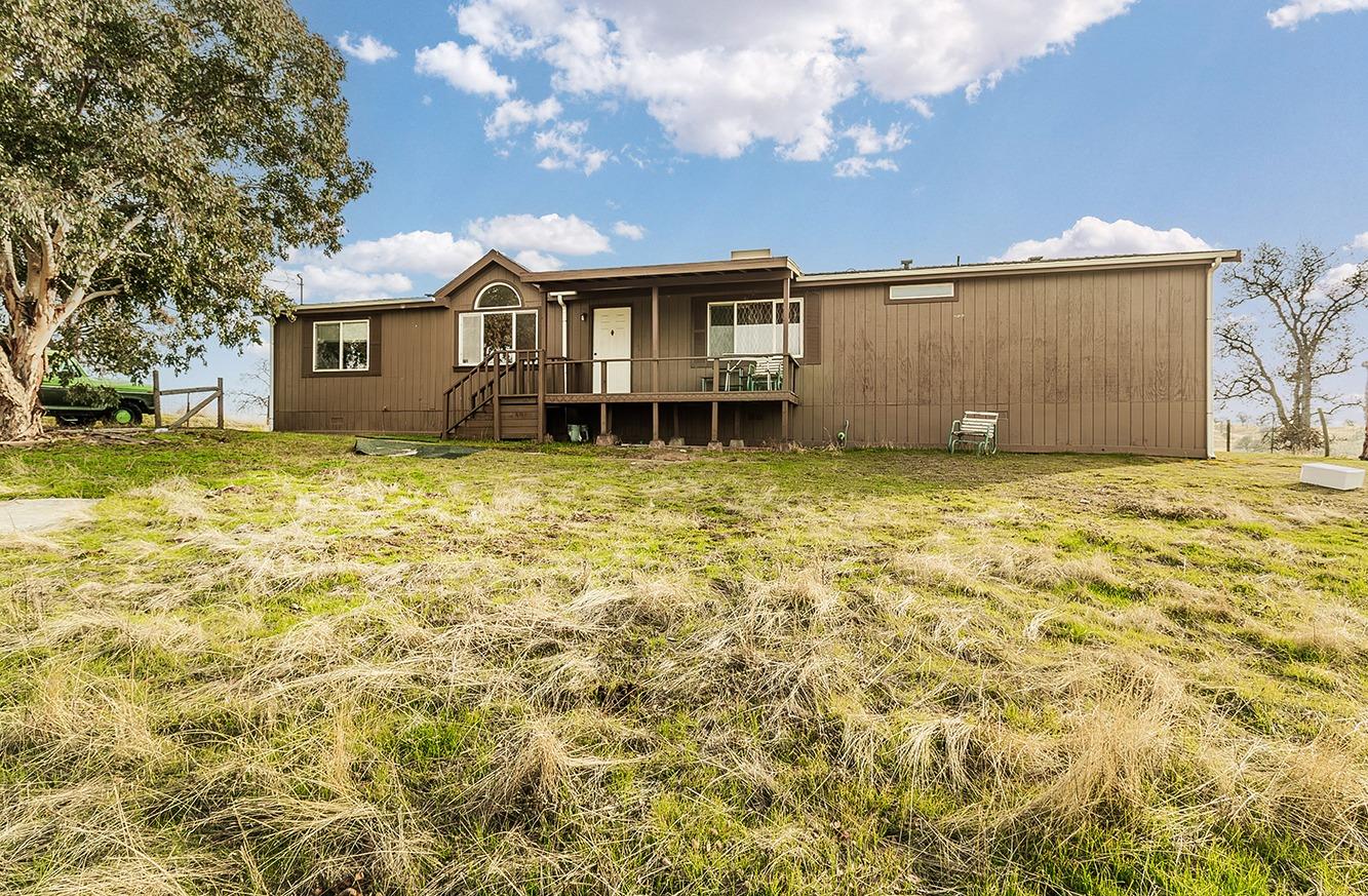 40696 Oakwood Rd, Madera, CA 93636