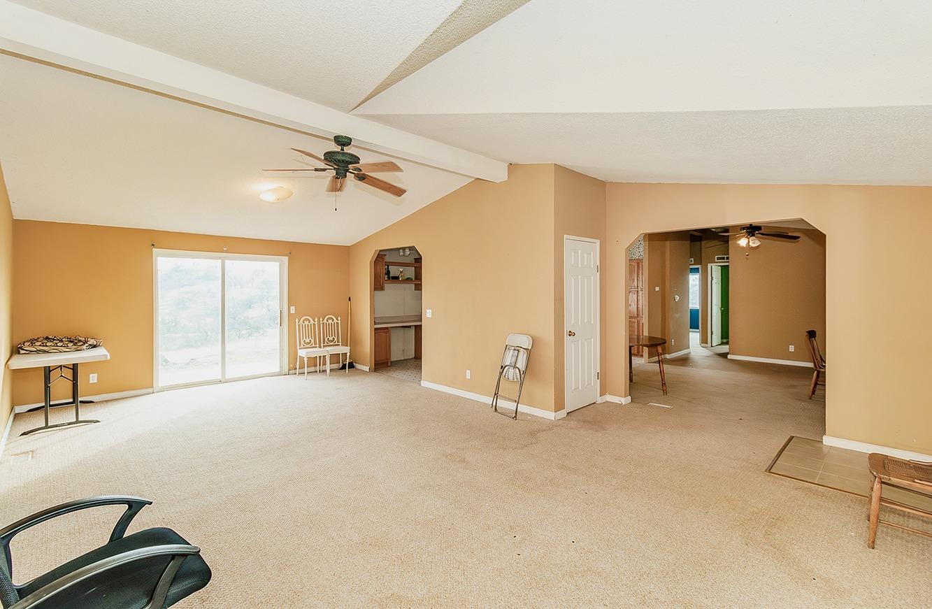 40696 Oakwood Rd, Madera, CA 93636