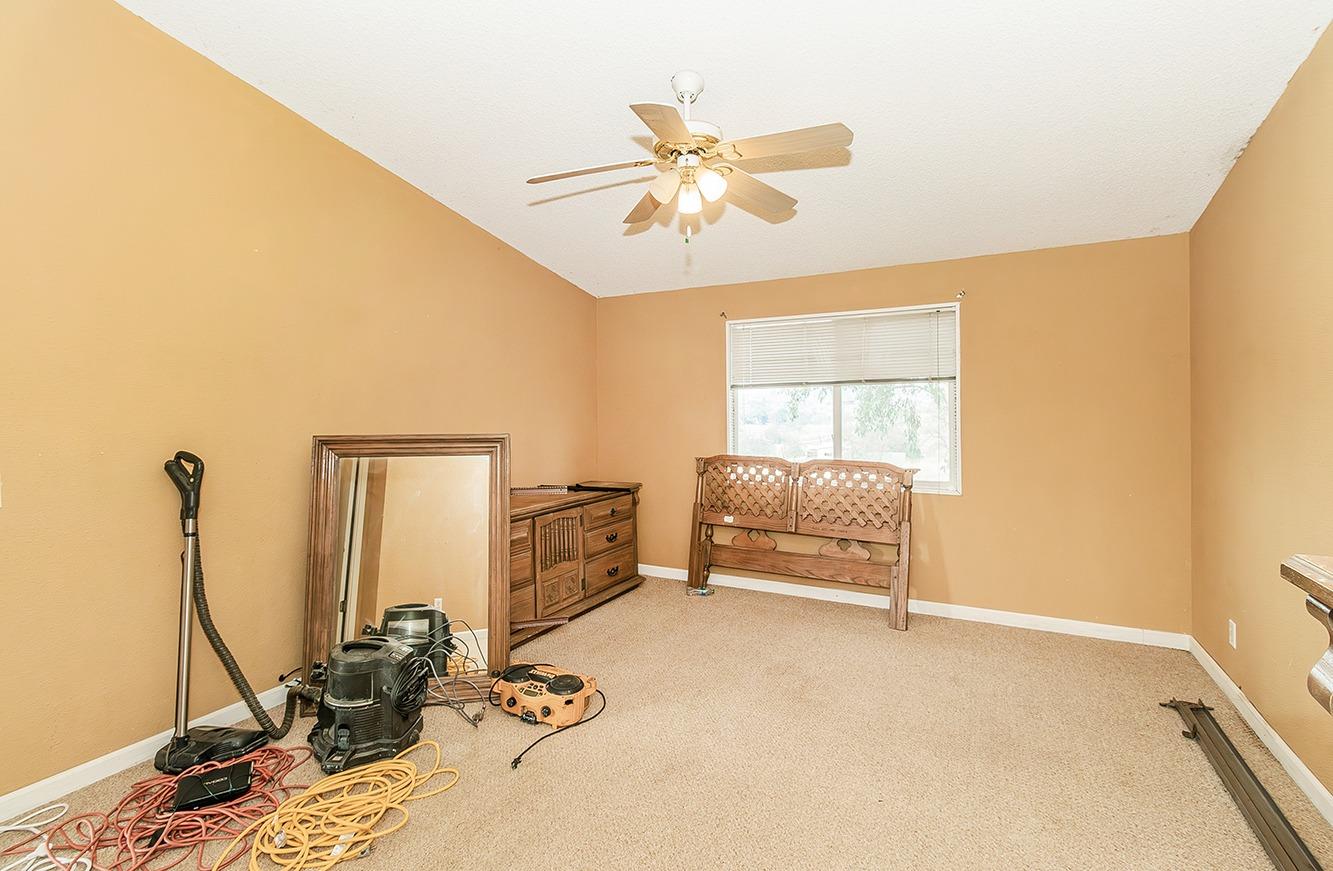 40696 Oakwood Rd, Madera, CA 93636