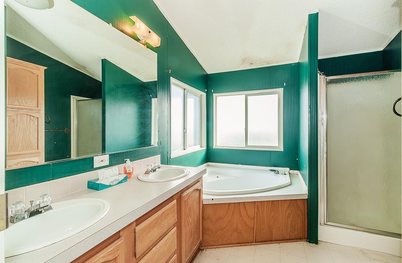 40696 Oakwood Rd, Madera, CA 93636