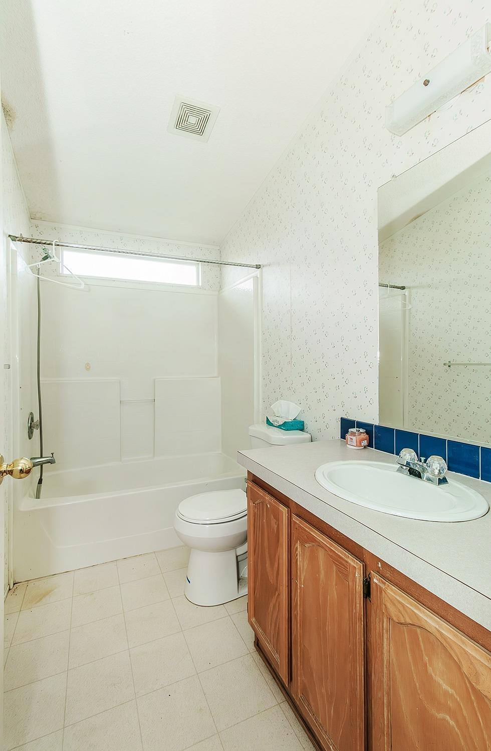 40696 Oakwood Rd, Madera, CA 93636