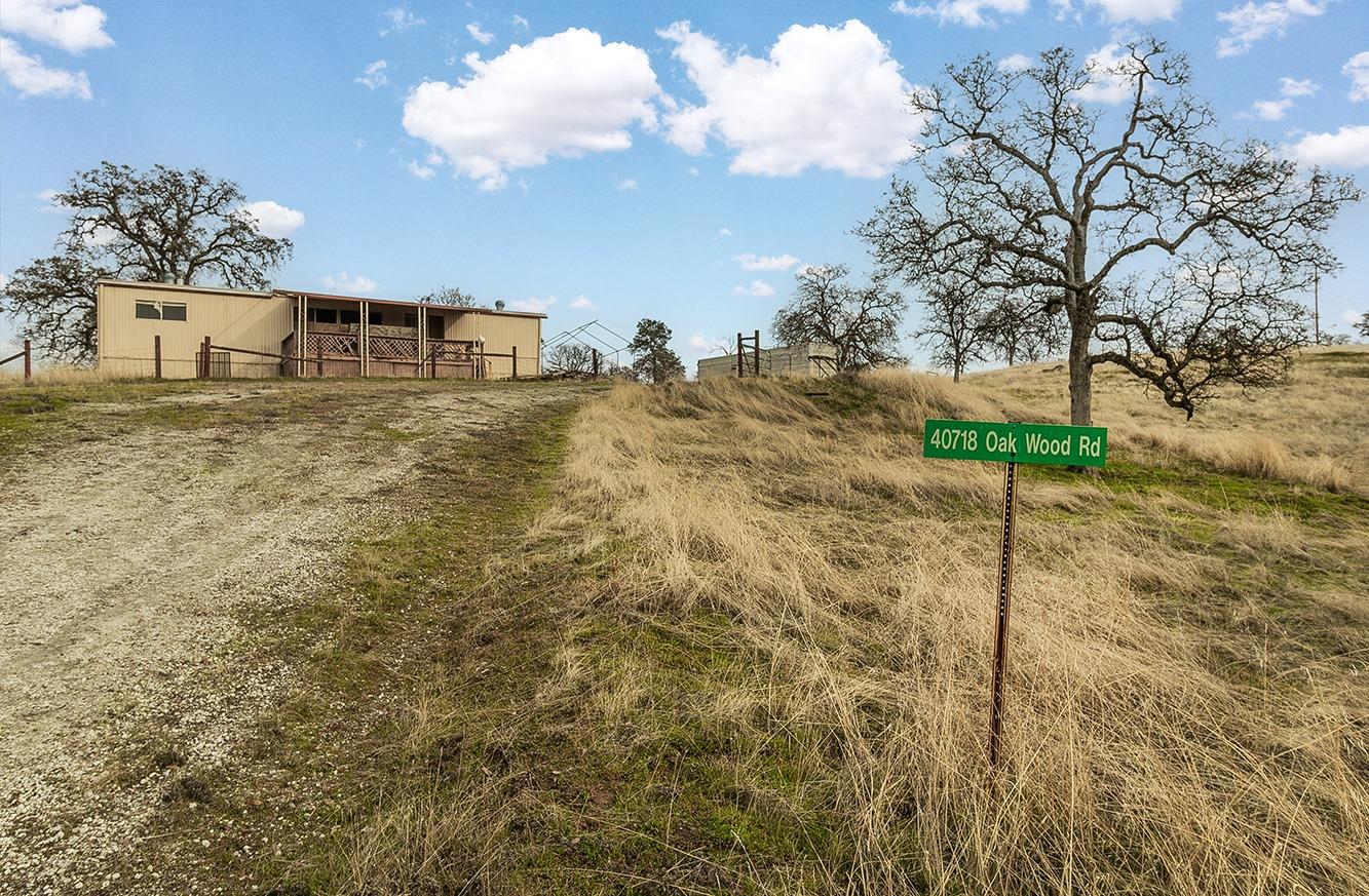 40696 Oakwood Rd, Madera, CA 93636