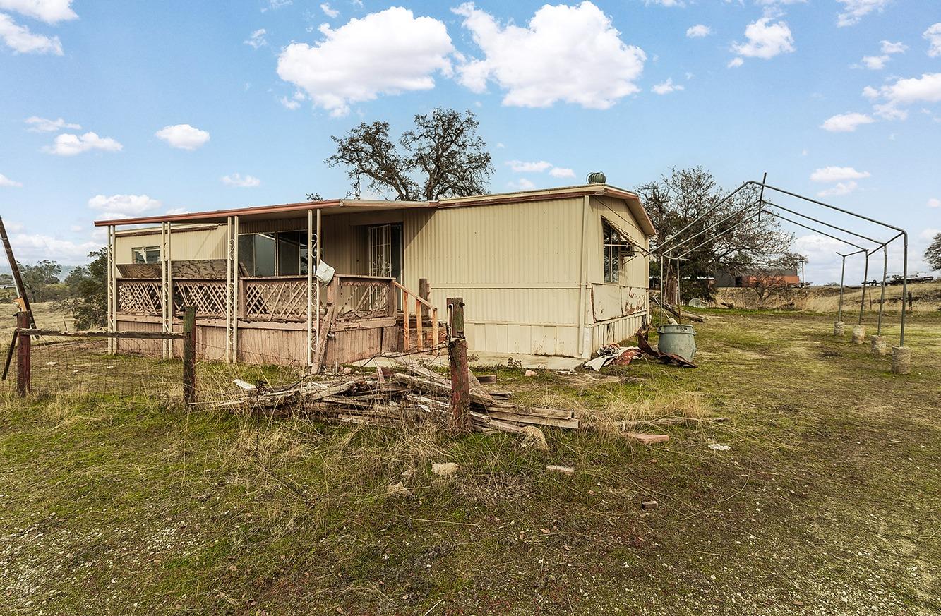 40696 Oakwood Rd, Madera, CA 93636
