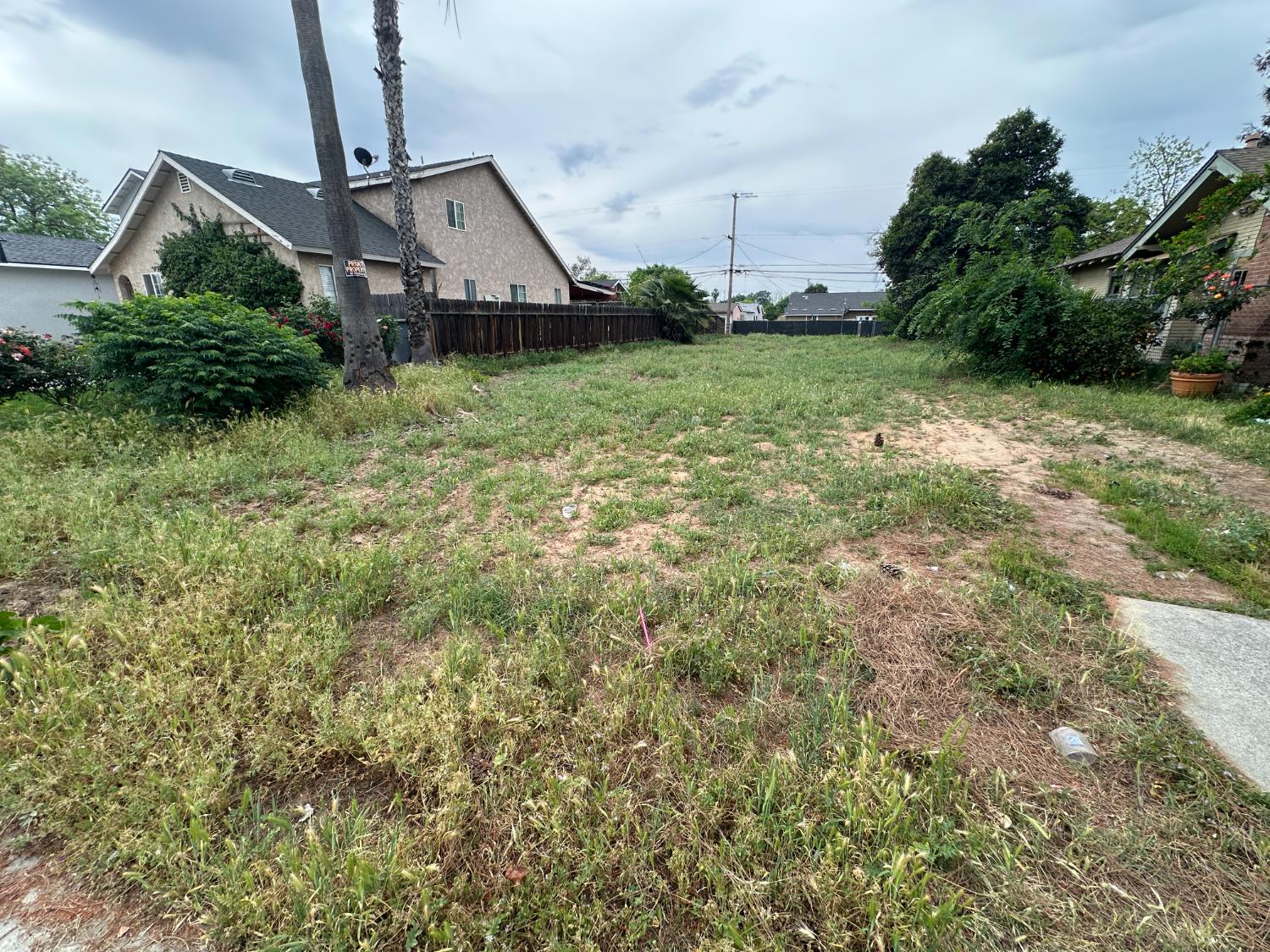 269 W Alluvial Ave, Pinedale, CA 93650