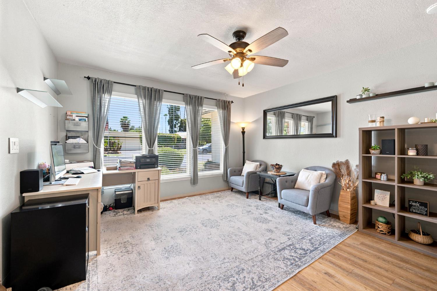 7423 N 4Th St, Fresno, CA 93720