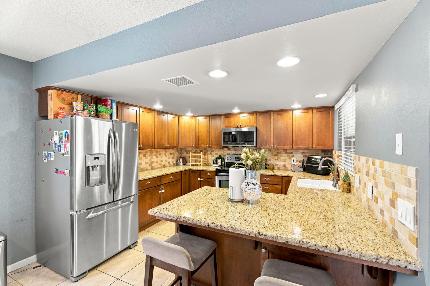 7423 N 4Th St, Fresno, CA 93720