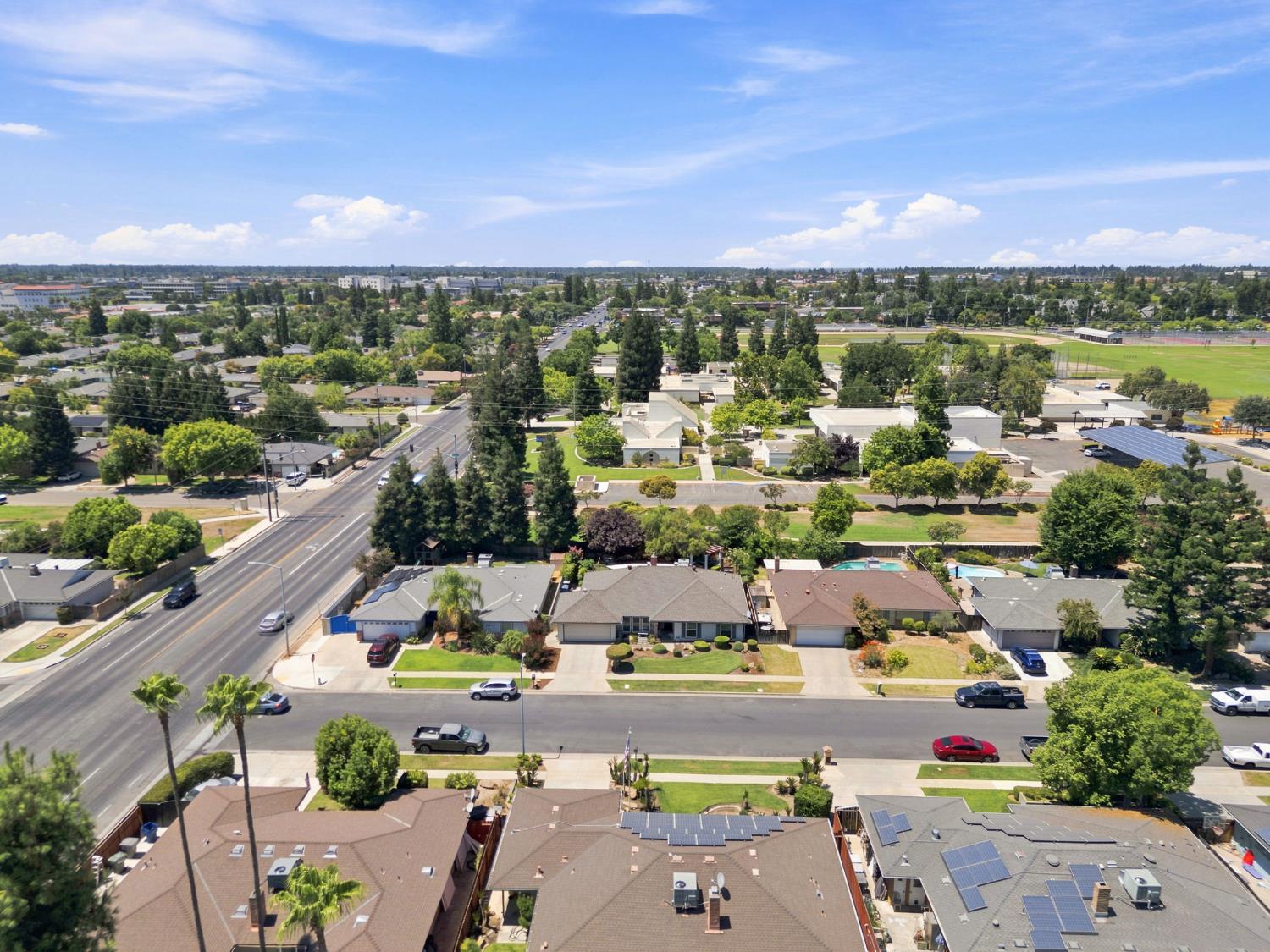 7423 N 4Th St, Fresno, CA 93720