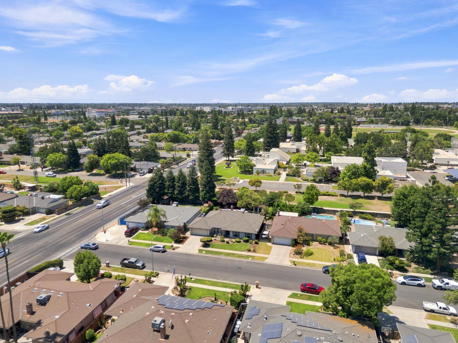 7423 N 4Th St, Fresno, CA 93720