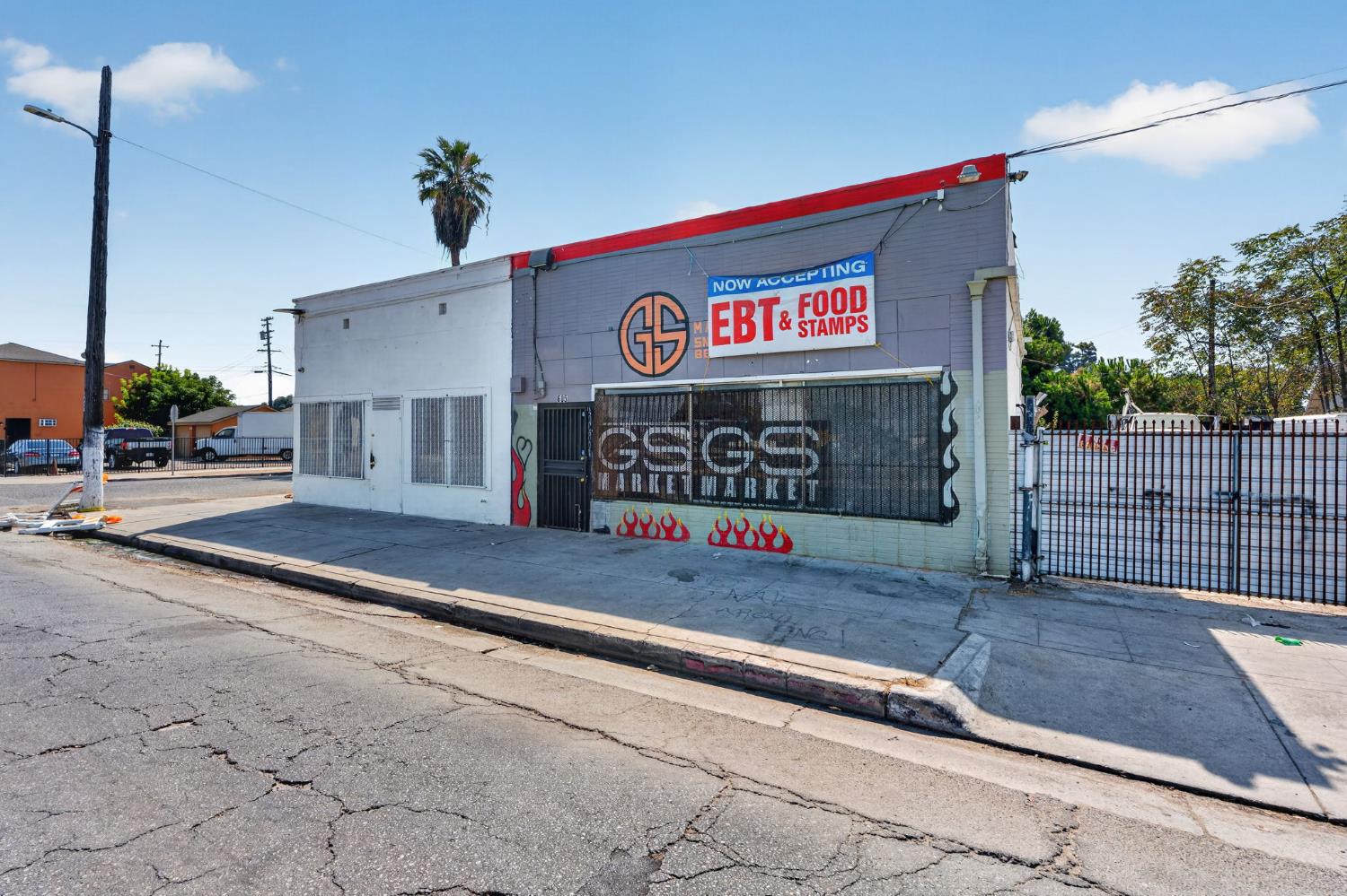 605 N Fresno St, Fresno, CA 93701