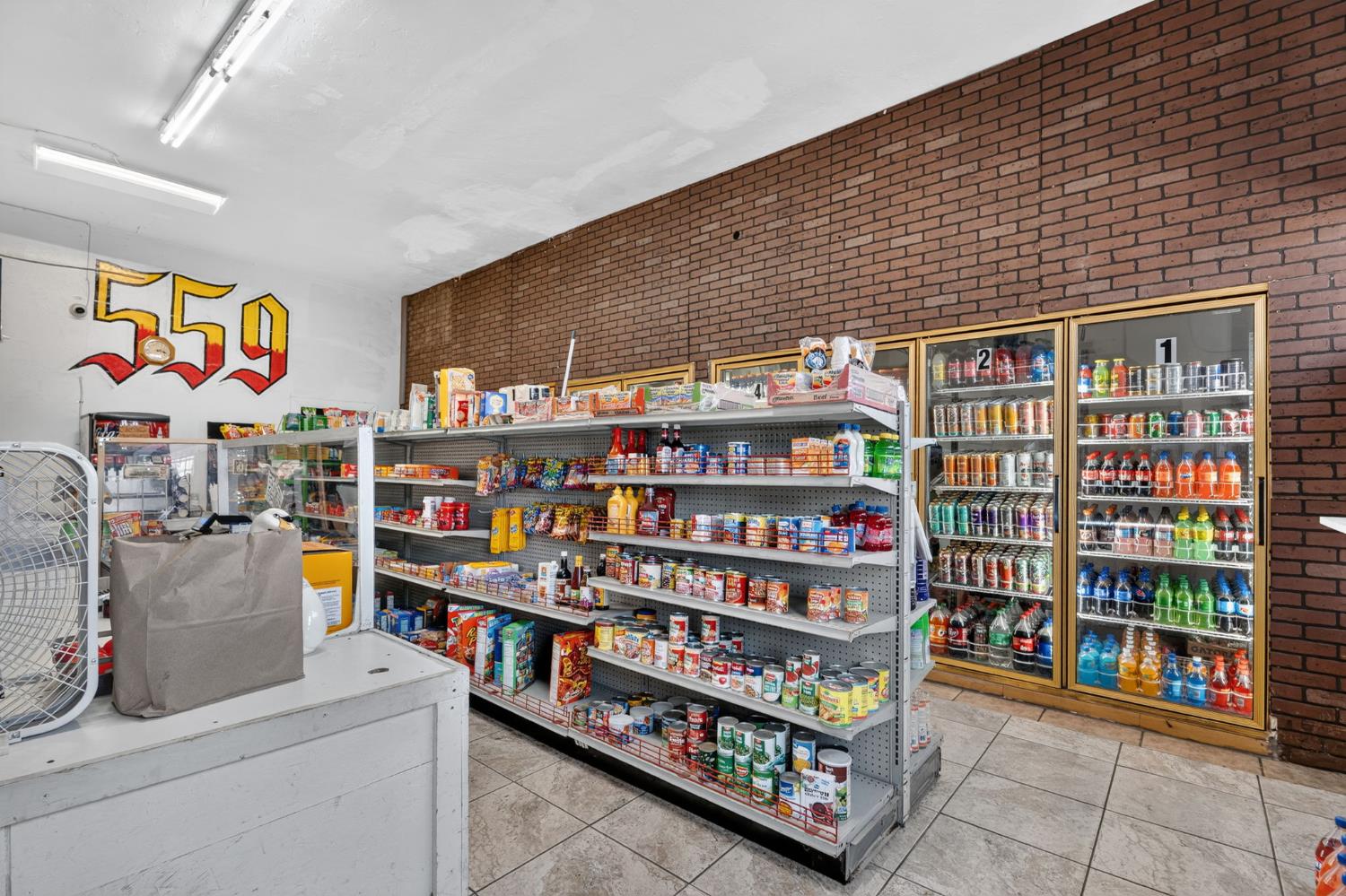 605 N Fresno St, Fresno, CA 93701