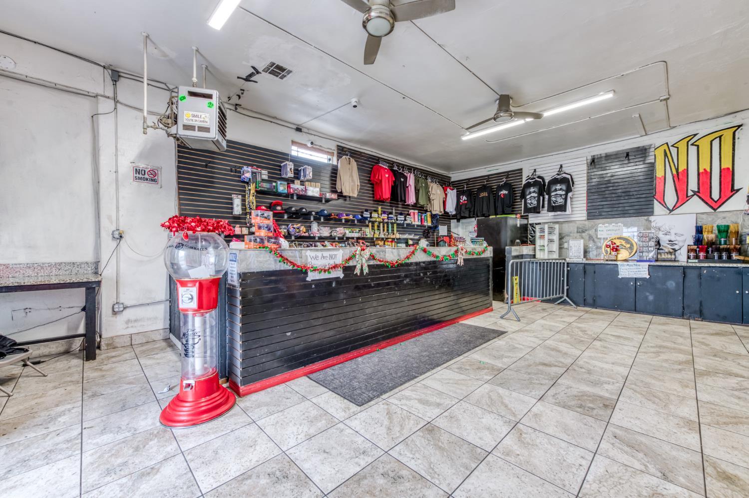 605 N Fresno St, Fresno, CA 93701