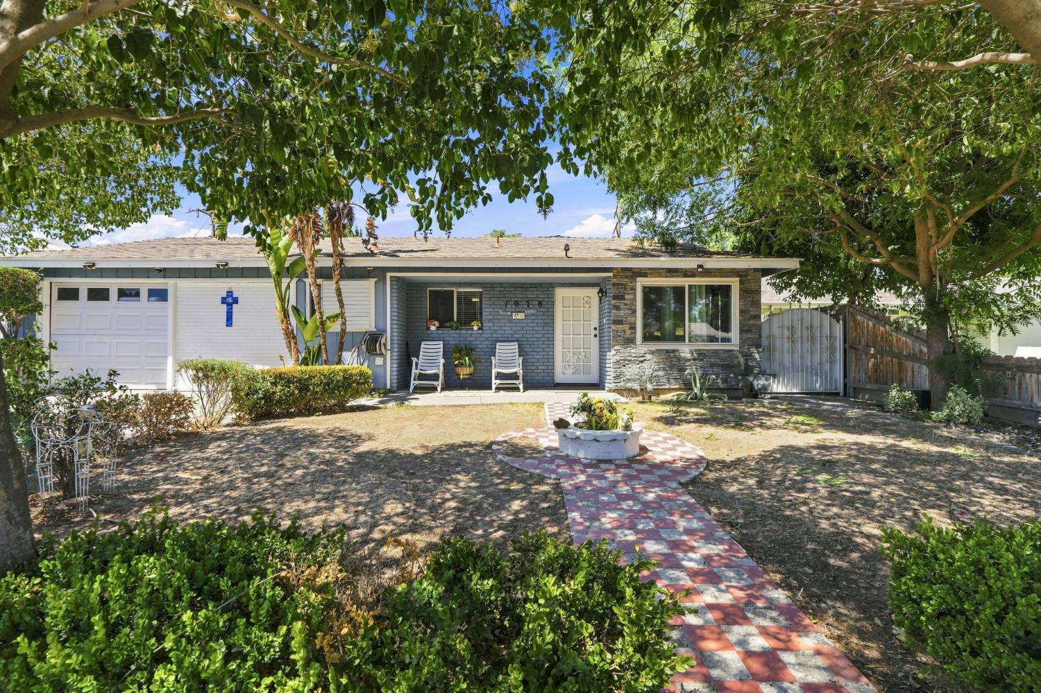 1078 W Madalyn Ave, Tulare, CA 93274
