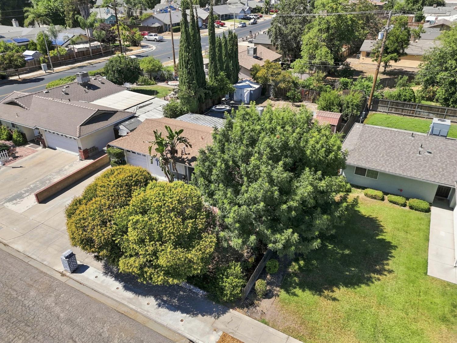 1078 W Madalyn Ave, Tulare, CA 93274