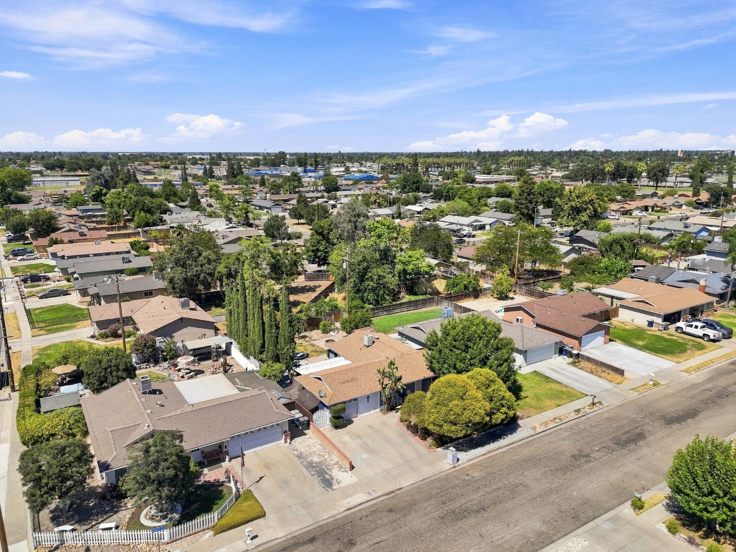 1078 W Madalyn Ave, Tulare, CA 93274